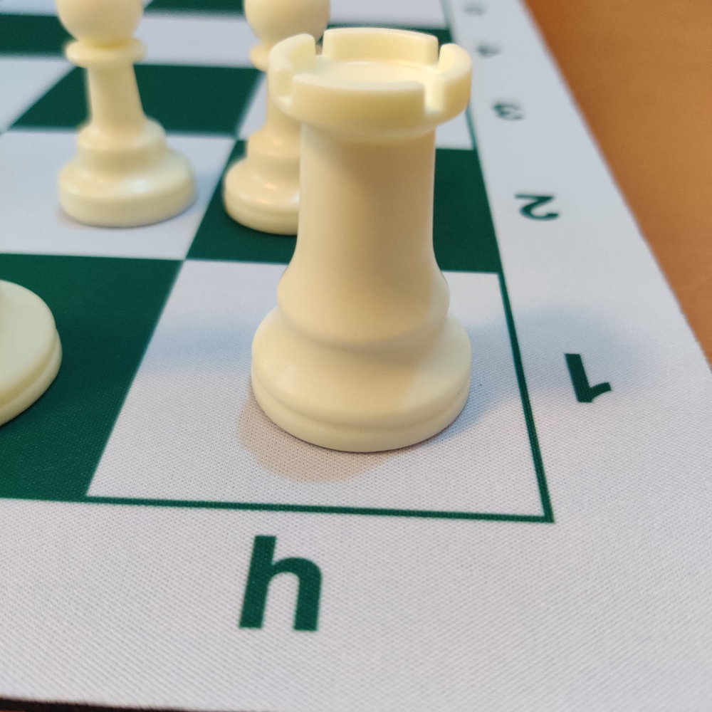Premium Rubber chess set. (3MM thick)